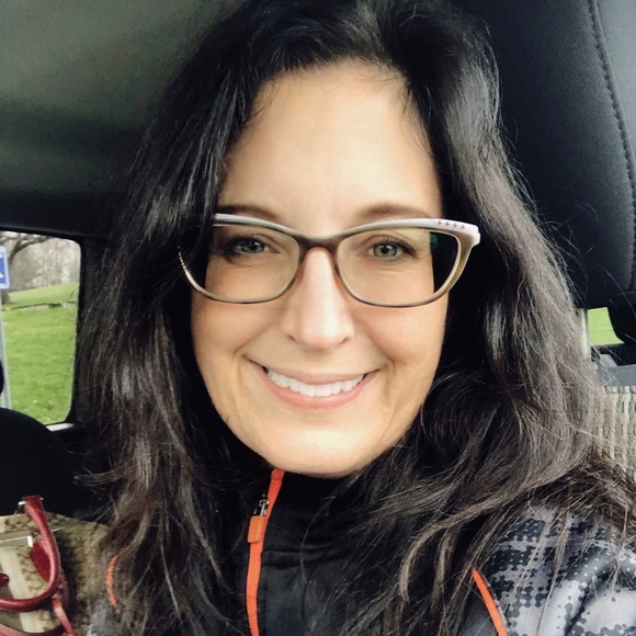 Welcome to my closet! 🤗🙏🏼💖✨🦋 - Picture 4 of 7